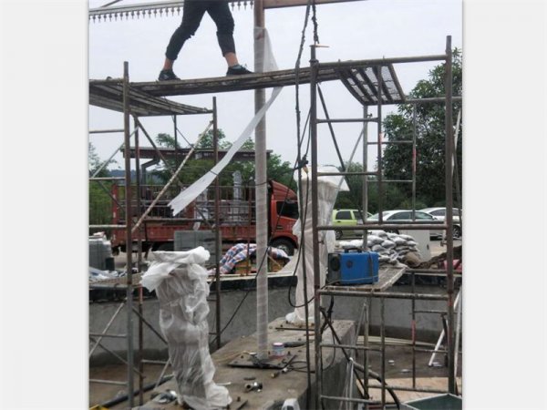 不鏽鋼精神堡壘